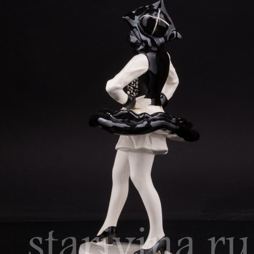 Статуэтка девушки из фарфора Венецианский карнавал, .