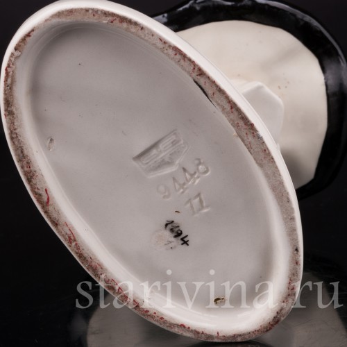 Статуэтка девушки из фарфора Венецианский карнавал, .