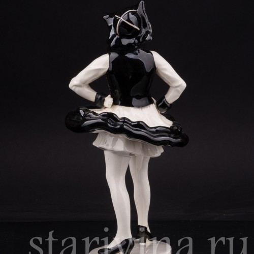 Статуэтка девушки из фарфора Венецианский карнавал, .