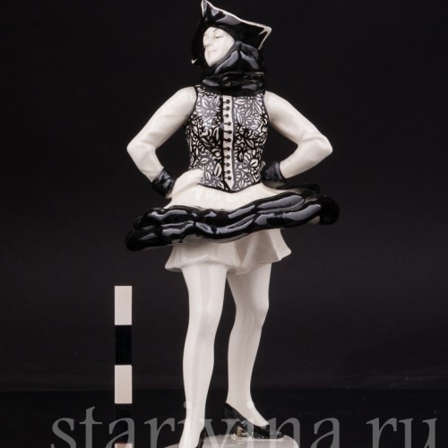 Статуэтка девушки из фарфора Венецианский карнавал, .