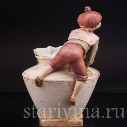 Фарфоровая композиция Мальчик с оливкой, Royal Dux, Чехия, 1900-18 гг.