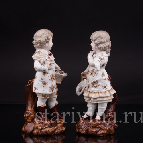 Парные фарфоровые статуэтки Дети с корзинами цветов, Volkstedt, Германия, кон. 19 в.