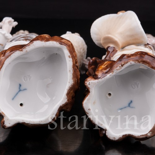 Парные фарфоровые статуэтки Дети с корзинами цветов, Volkstedt, Германия, кон. 19 в.