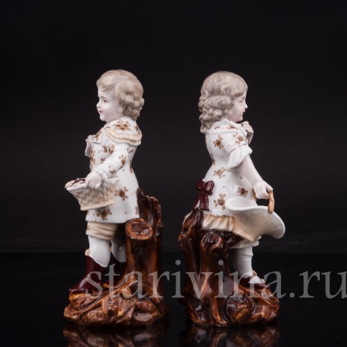 Парные фарфоровые статуэтки Дети с корзинами цветов, Volkstedt, Германия, кон. 19 в.