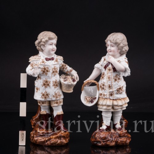 Парные фарфоровые статуэтки Дети с корзинами цветов, Volkstedt, Германия, кон. 19 в.