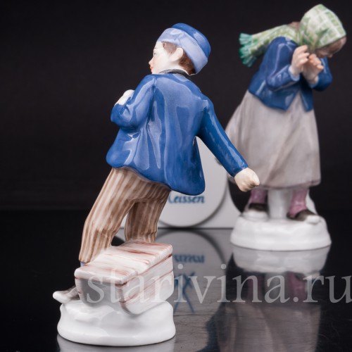 Парные фарфоровые статуэтки Дети, играющие в снежки, Meissen, Германия, нач. 20 в.