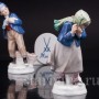 Парные фарфоровые статуэтки Дети, играющие в снежки, Meissen, Германия, нач. 20 в.