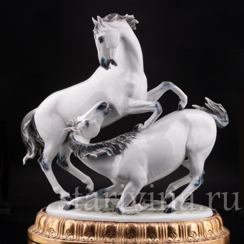 Фарфоровая композиция Играющие жеребцы, Rosenthal, Германия, 1956 год.