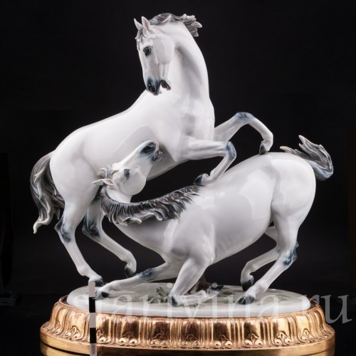 Фарфоровая композиция Играющие жеребцы, Rosenthal, Германия, 1956 год.