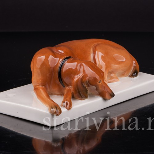 Лежащая собака, Volkstedt, Германия, вт. пол. 20 в