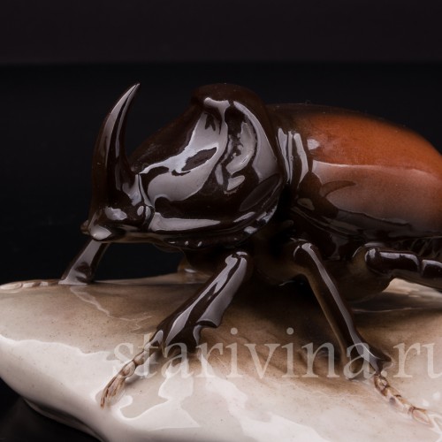 Фигурка из фарфора Жук-носорог Royal Dux, Чехия, 1918-45 гг.