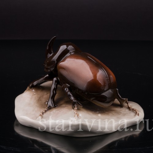 Фигурка из фарфора Жук-носорог Royal Dux, Чехия, 1918-45 гг.