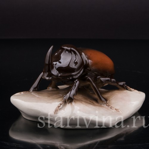 Фигурка из фарфора Жук-носорог Royal Dux, Чехия, 1918-45 гг.