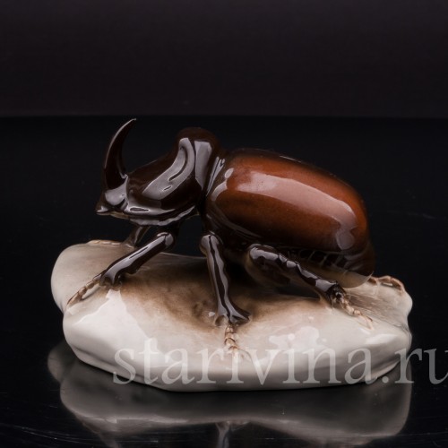 Фигурка из фарфора Жук-носорог Royal Dux, Чехия, 1918-45 гг.