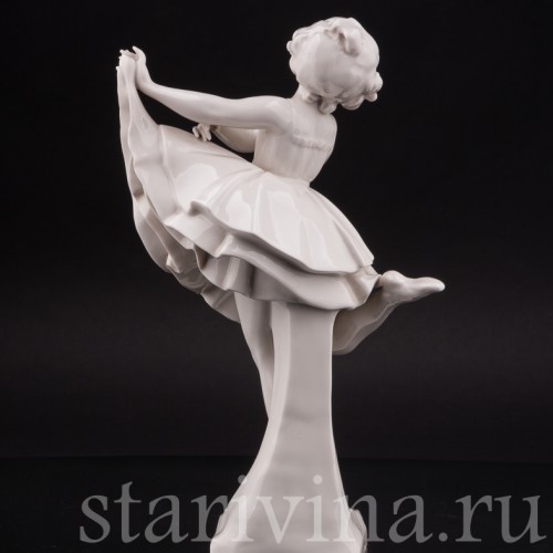 Фарфоровая статуэтка Танцующая девочка Schwarzburger, Германия, нач. 20 века.