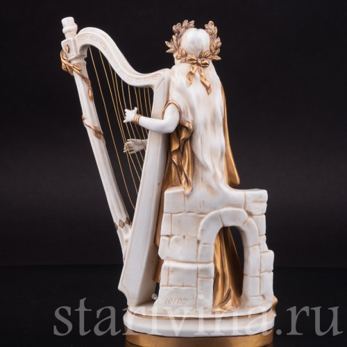 Фигурка из фарфора Девушка с арфой, Scheibe-Alsbach, Германия, пер. пол. 20 в.