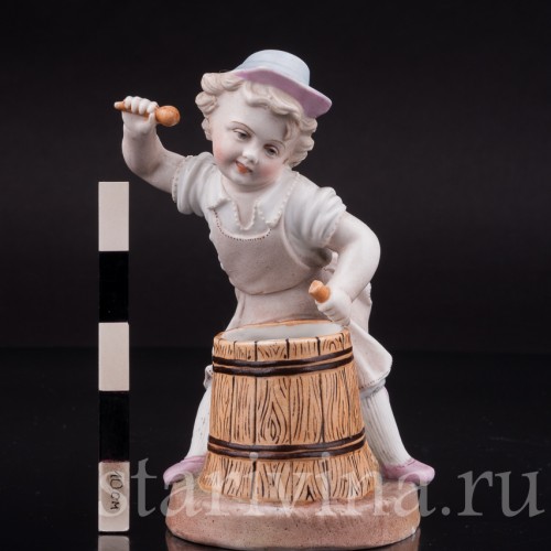 Фигурка из фарфора Маленький бондарь, Германия, 19 в.