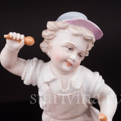 Фигурка из фарфора Маленький бондарь, Германия, 19 в.