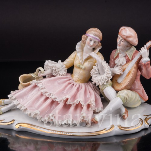 Фарфоровая фигурка Пара с мандолиной, кружевная, Muller & Co, Германия, перв. пол. 20 в.