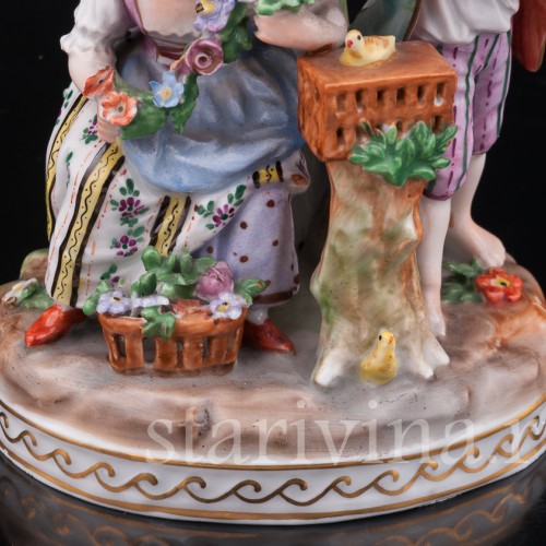 Композиция из фарфора Аллегория весны, дети под деревом с птицами и цветами, Carl Thieme, Германия, сер. 20 века.