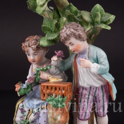 Композиция из фарфора Аллегория весны, дети под деревом с птицами и цветами, Carl Thieme, Германия, сер. 20 века.