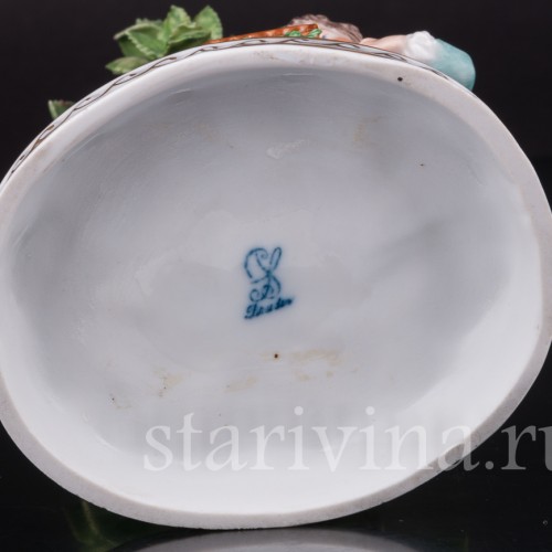 Композиция из фарфора Аллегория весны, дети под деревом с птицами и цветами, Carl Thieme, Германия, сер. 20 века.