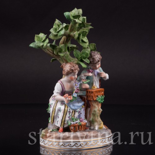 Композиция из фарфора Аллегория весны, дети под деревом с птицами и цветами, Carl Thieme, Германия, сер. 20 века.