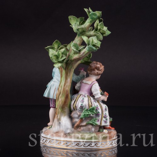 Композиция из фарфора Аллегория весны, дети под деревом с птицами и цветами, Carl Thieme, Германия, сер. 20 века.
