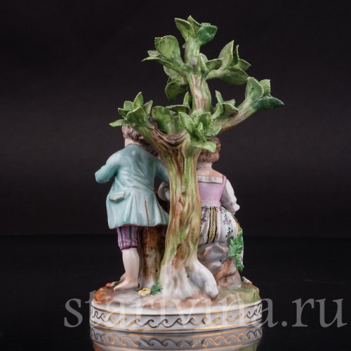 Композиция из фарфора Аллегория весны, дети под деревом с птицами и цветами, Carl Thieme, Германия, сер. 20 века.