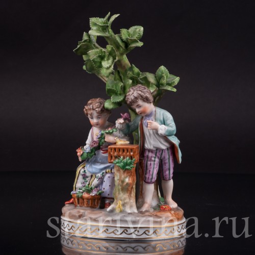 Композиция из фарфора Аллегория весны, дети под деревом с птицами и цветами, Carl Thieme, Германия, сер. 20 века.