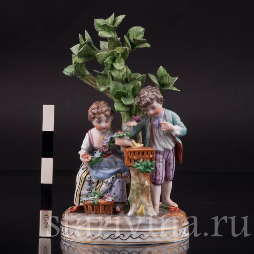 Композиция из фарфора Аллегория весны, дети под деревом с птицами и цветами, Carl Thieme, Германия, сер. 20 века.