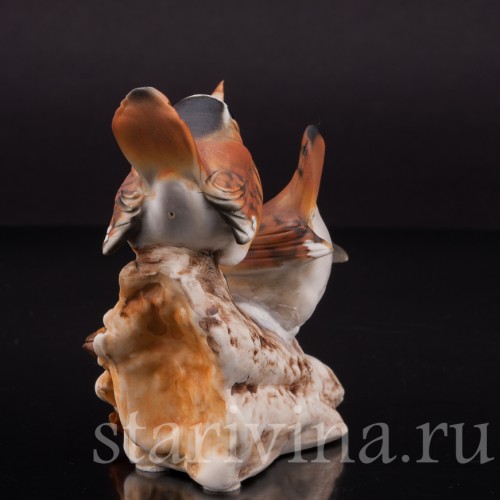 Фарфоровая статуэтка Два крапивника Capodimonte, Италия, вт. пол. 20 века.
