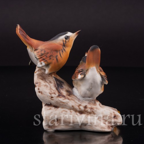 Фарфоровая статуэтка Два крапивника Capodimonte, Италия, вт. пол. 20 века.