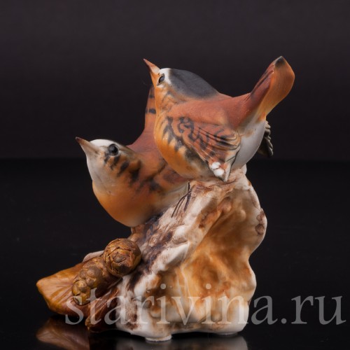 Фарфоровая статуэтка Два крапивника Capodimonte, Италия, вт. пол. 20 века.