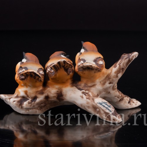 Фигурка птиц из фарфора Птенцы на ветке, миниатюра, Capodimonte, Италия.