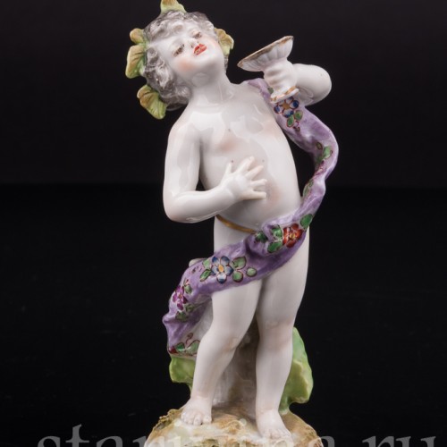 Фарфоровая фигурка Аллегория вкуса, путти с чашей, Германия, 19 век.