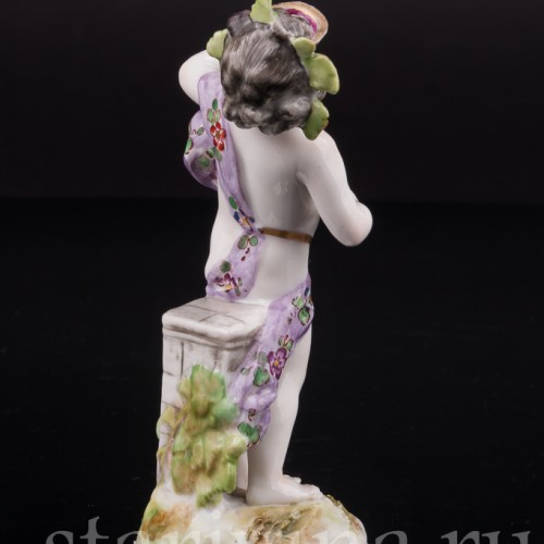 Фарфоровая фигурка Аллегория вкуса, путти с чашей, Германия, 19 век.