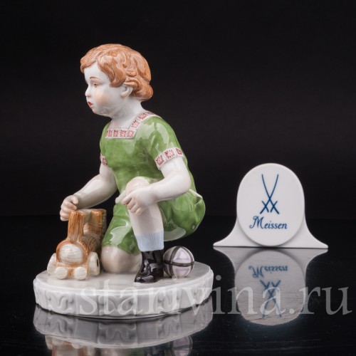 Фарфоровая статуэтка Мальчик с паровозиком, Meissen, Германия, 1987 г.