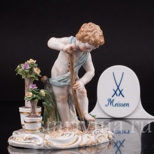 Фарфоровая статуэтка Аллегория земли, путти с лопатой, Meissen, Германия, сер. 19 - нач. 20 вв.