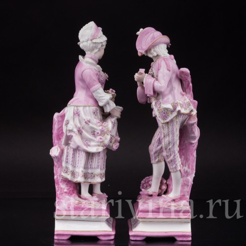 Парные фарфоровые статуэтки Пара в розовом, Франция, 19 в.