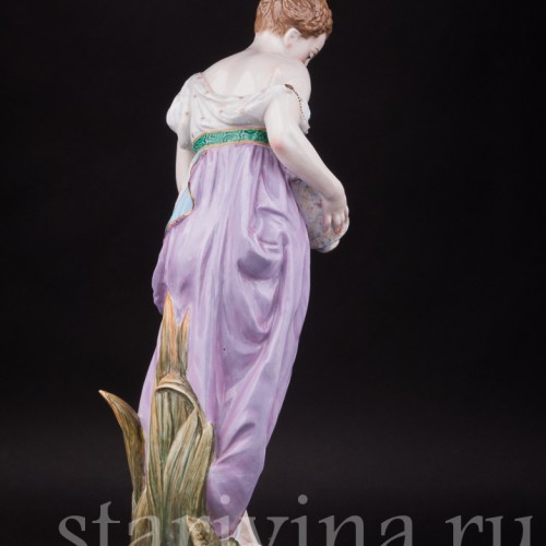 Статуэтка из фарфора Девушка с кувшином, Vion Baury, Франция, 1868-1879 гг.