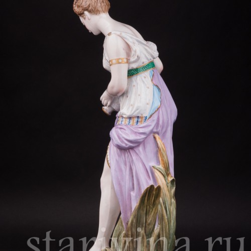 Статуэтка из фарфора Девушка с кувшином, Vion Baury, Франция, 1868-1879 гг.