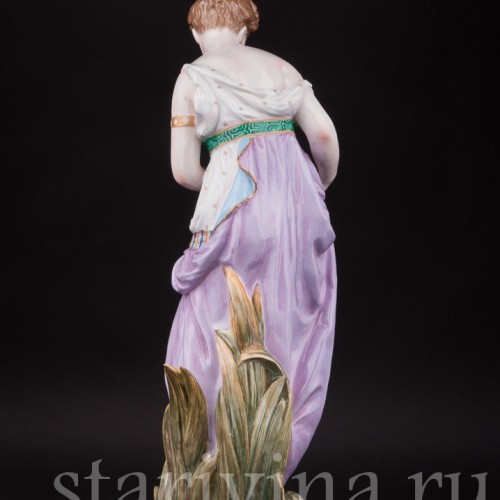 Статуэтка из фарфора Девушка с кувшином, Vion Baury, Франция, 1868-1879 гг.