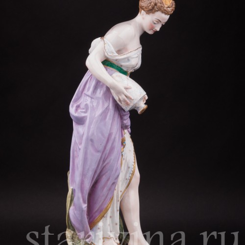 Статуэтка из фарфора Девушка с кувшином, Vion Baury, Франция, 1868-1879 гг.