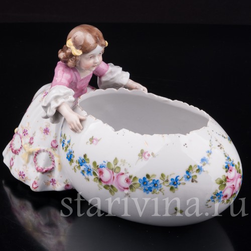 Статуэтка из фарфора Девочка с яйцом, вазочка, Von Schierholz, Германия, 1907 - 1927 гг.