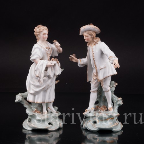 Парные фарфоровые статуэтки Пара с цветами, Volkstedt, Германия, кон. 19 в.