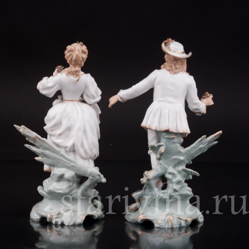 Парные фарфоровые статуэтки Пара с цветами, Volkstedt, Германия, кон. 19 в.