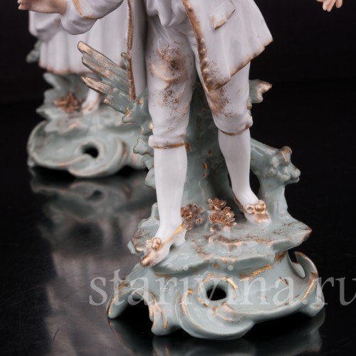 Парные фарфоровые статуэтки Пара с цветами, Volkstedt, Германия, кон. 19 в.