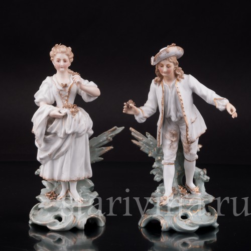 Парные фарфоровые статуэтки Пара с цветами, Volkstedt, Германия, кон. 19 в.