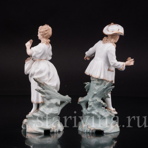 Парные фарфоровые статуэтки Пара с цветами, Volkstedt, Германия, кон. 19 в.